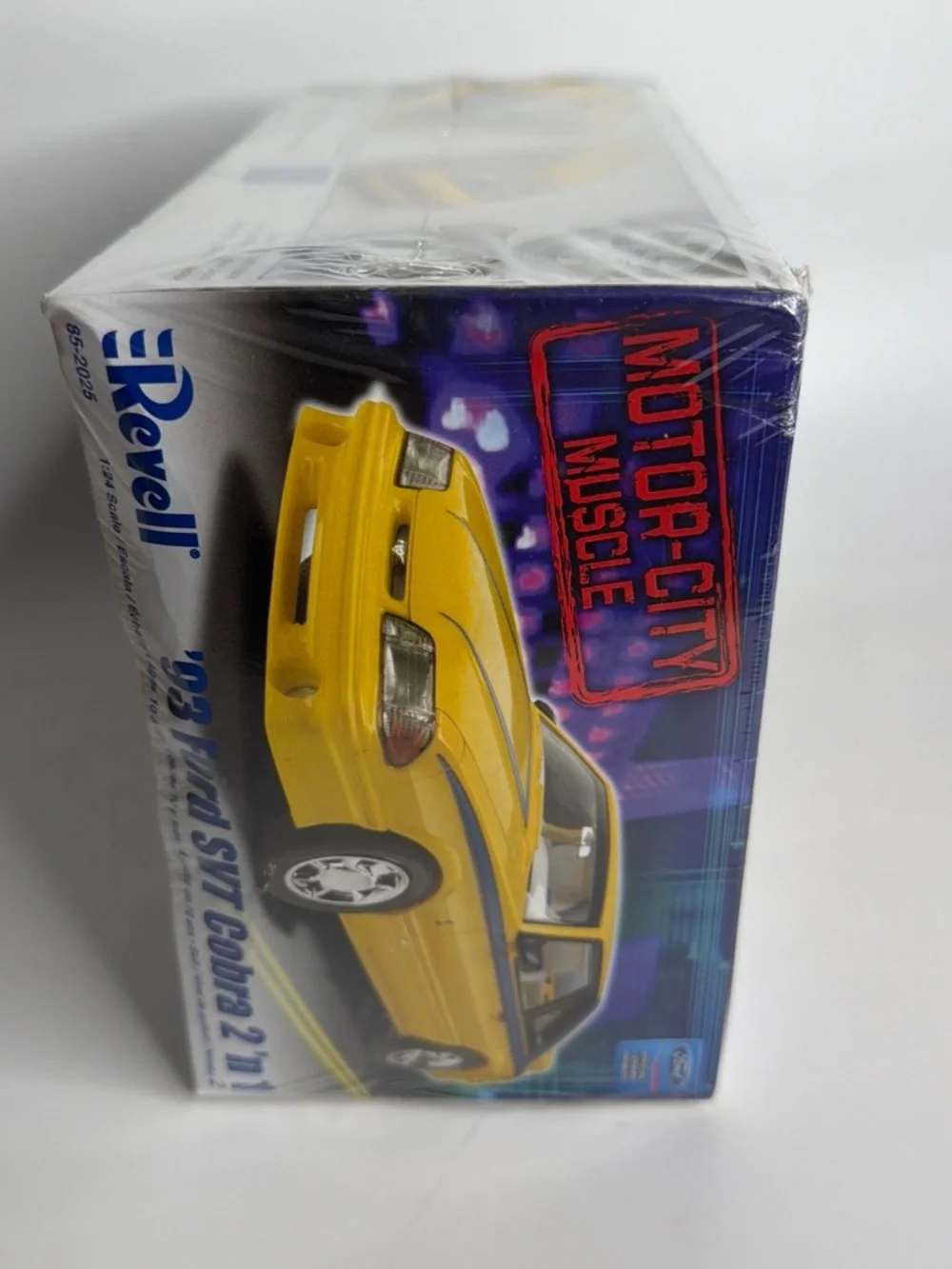 Revell 1993 Ford SVT Cobra 1:24 Model Kit